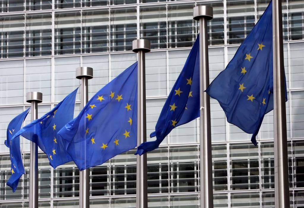Υιοθέτηση των Μέτρων κατά της Φοροαποφυγής Ζητά η Κομισιόν