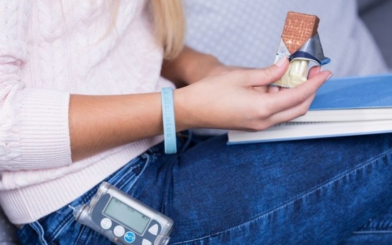 Προσοχή σε β-αποκλειστές, ακόμη καρδιοεκλεκτικούς, οι οποίοι δύνανται να καλύψουν τα πρόδρομα συμπτώματα της υπογλυκαιμίας. Προσοχή σε β-αποκλειστές, ακόμη καρδιοεκλεκτικούς, οι οποίοι δύνανται να καλύψουν τα πρόδρομα συμπτώματα της υπογλυκαιμίας.