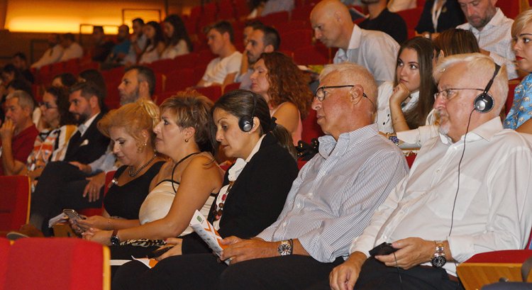 Η ομαδικότητα μπορεί και πρέπει να υιοθετηθεί από τους φαρμακοποιούς σε όλα τα επίπεδα για να κατακτήσουν την κορυφή στο νέο τοπίο της φαρμακευτικής αγοράς. Η ομαδικότητα μπορεί και πρέπει να υιοθετηθεί από τους φαρμακοποιούς σε όλα τα επίπεδα για να κατακτήσουν την κορυφή στο νέο τοπίο της φαρμακευτικής αγοράς.
