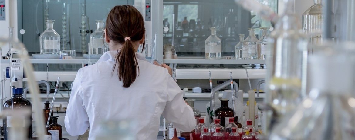Με αφορμή την 1η&nbsp;Δεκεμβρίου, Παγκόσμια Ημέρα κατά του AIDS, ο Πανελλήνιος Φαρμακευτικός Σύλλογος (ΠΦΣ), ζητά τη λήψη περισσότερων μέτρων για τον περιορισμό νέων κρουσμάτων του ιού HIV.