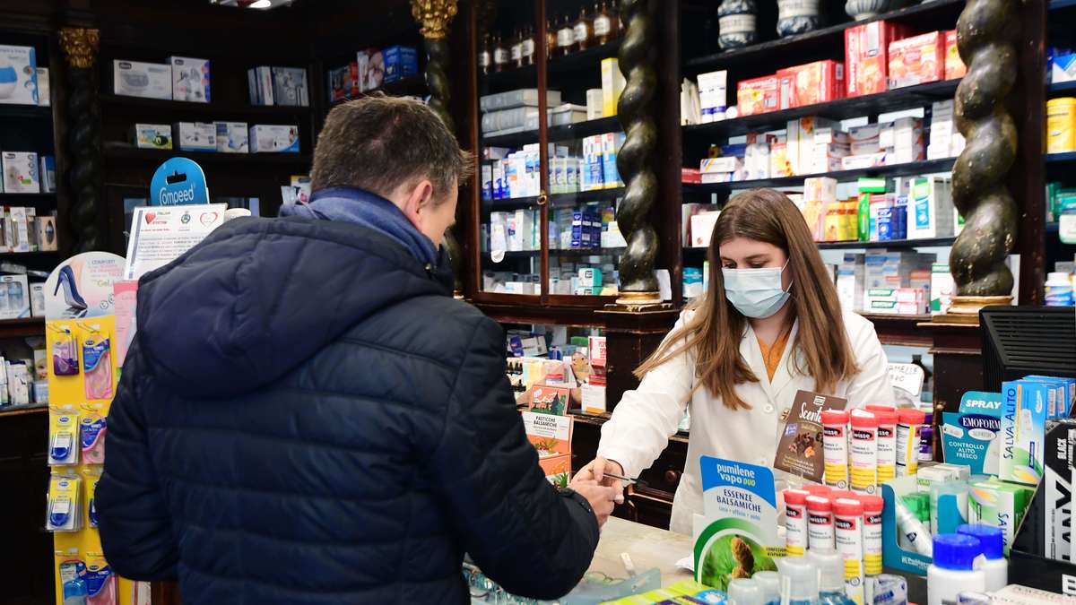 Ξαφνικά όλος ο πλανήτης χρειάστηκε συγκεκριμένα υλικά, που υπό φυσιολογικές συνθήκες είχαν μία σταθερή, χαμηλή ζήτηση, χρησιμοποιούνται σε πολύ συγκεκριμένες περιπτώσεις και οι προβλέψεις της παγκόσμιας παραγωγής ήταν συγκεκριμένες. Ξαφνικά όλος ο πλανήτης χρειάστηκε συγκεκριμένα υλικά, που υπό φυσιολογικές συνθήκες είχαν μία σταθερή, χαμηλή ζήτηση, χρησιμοποιούνται σε πολύ συγκεκριμένες περιπτώσεις και οι προβλέψεις της παγκόσμιας παραγωγής ήταν συγκεκριμένες.