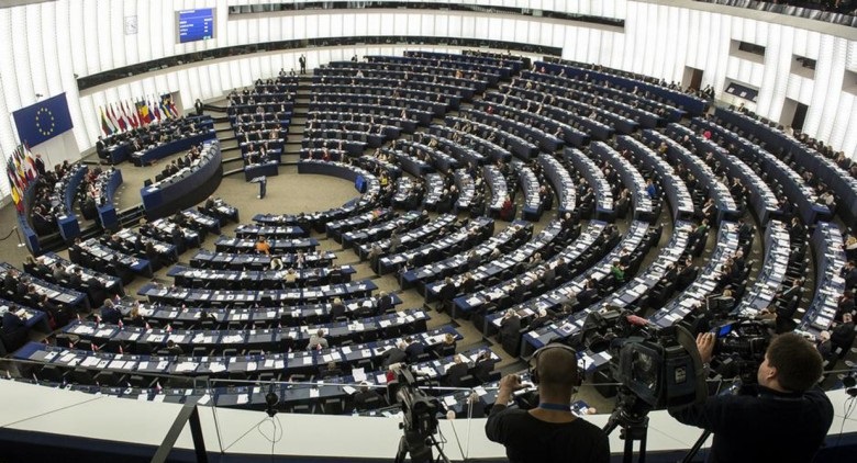 Οι επιχειρησιακές δράσεις που καλύπτει το Ταμείο θα συμπεριλάβουν την παροχή ιατροφαρμακευτικής κάλυψης, καθώς και μέτρα για την πρόληψη, την παρακολούθηση και τον έλεγχο της εξάπλωσης ασθενειών. Οι επιχειρησιακές δράσεις που καλύπτει το Ταμείο θα συμπεριλάβουν την παροχή ιατροφαρμακευτικής κάλυψης, καθώς και μέτρα για την πρόληψη, την παρακολούθηση και τον έλεγχο της εξάπλωσης ασθενειών.