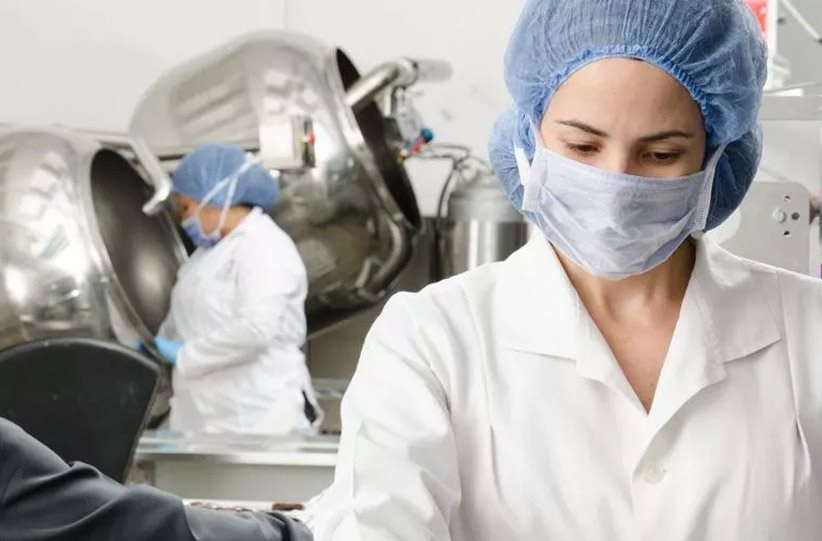 Η ιδέα της δοκιμής της χλωροκίνης είναι μια σταθερά μπροστά στις ιογενείς επιδημίες: HIV / AIDS, γρίπη, chikungunya, δάγκειος πυρετός, Zika, Ebola... και επίσης το SARS και το MERS-CoV, που ανήκουν στη μεγάλη οικογένεια των κορωνοϊών. Η ιδέα της δοκιμής της χλωροκίνης είναι μια σταθερά μπροστά στις ιογενείς επιδημίες: HIV / AIDS, γρίπη, chikungunya, δάγκειος πυρετός, Zika, Ebola... και επίσης το SARS και το MERS-CoV, που ανήκουν στη μεγάλη οικογένεια των κορωνοϊών.