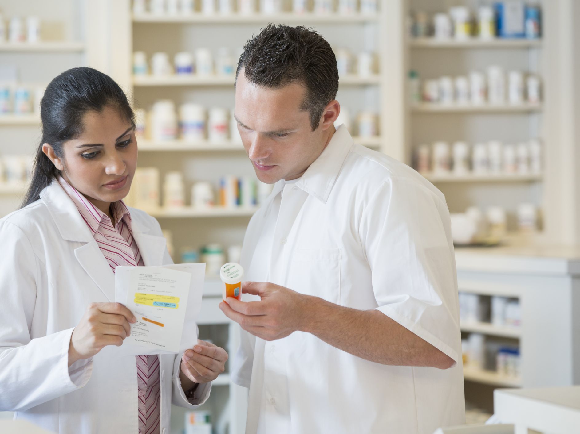 Pharmacists therefore want to be trained by laboratories, but not by anyone. Pharmacists therefore want to be trained by laboratories, but not by anyone.