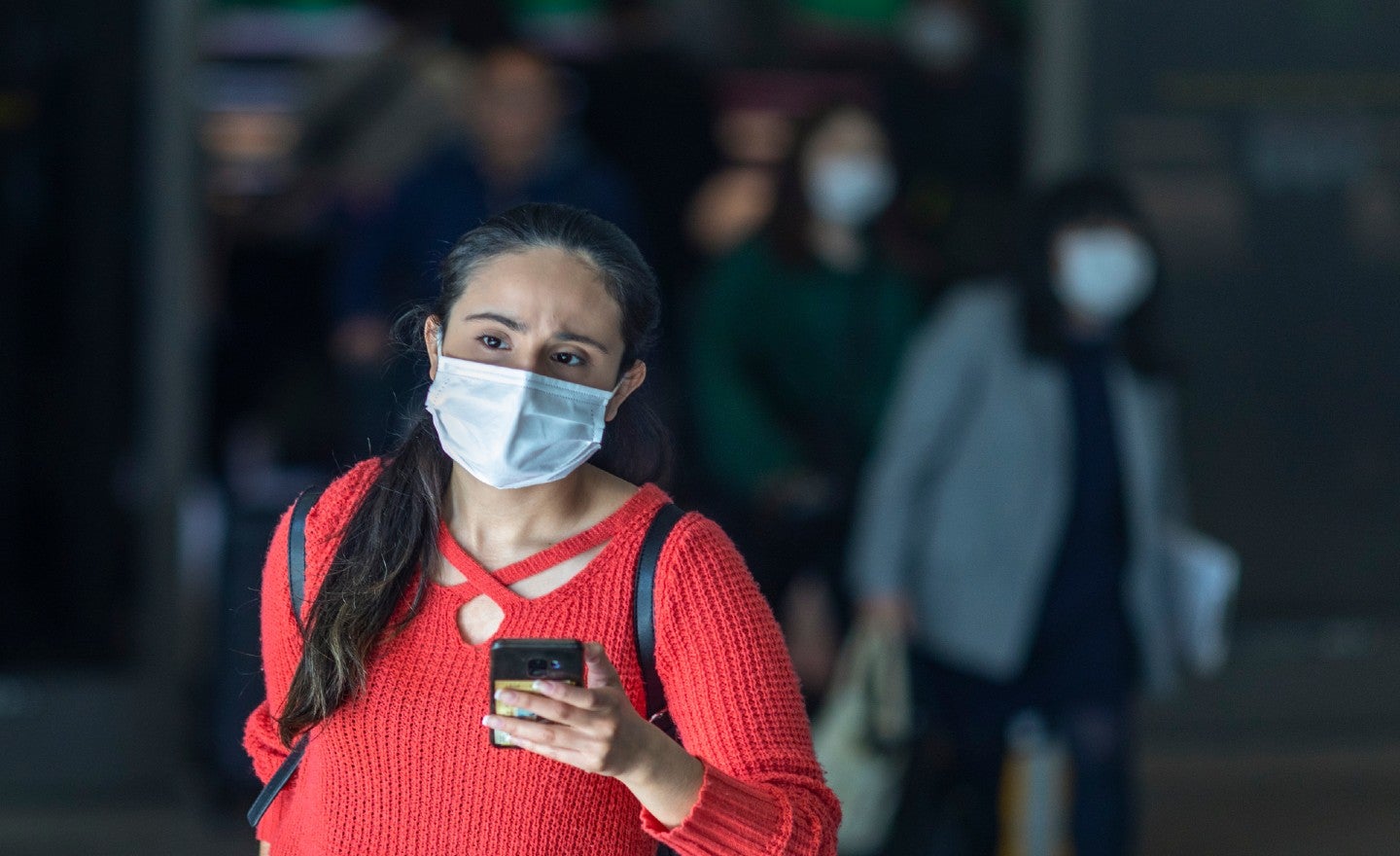 Στο κρίσιμο ερώτημα αν η διαχρονική μετάλλαξη του ιού τον κάνει σταδιακά πιο θανατηφόρο ή όχι, δεν υπάρχει ακόμη σαφής απάντηση. Στο κρίσιμο ερώτημα αν η διαχρονική μετάλλαξη του ιού τον κάνει σταδιακά πιο θανατηφόρο ή όχι, δεν υπάρχει ακόμη σαφής απάντηση.