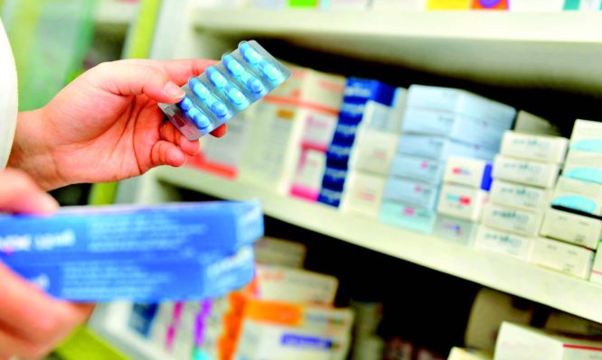 Είναι σημαντικό τα φαρμακεία να εξετάσουν πώς μπορούν να συλλέξουν αυτές τις συνταγές και να ελαχιστοποιήσουν την επαφή με οποιονδήποτε. Είναι σημαντικό τα φαρμακεία να εξετάσουν πώς μπορούν να συλλέξουν αυτές τις συνταγές και να ελαχιστοποιήσουν την επαφή με οποιονδήποτε.