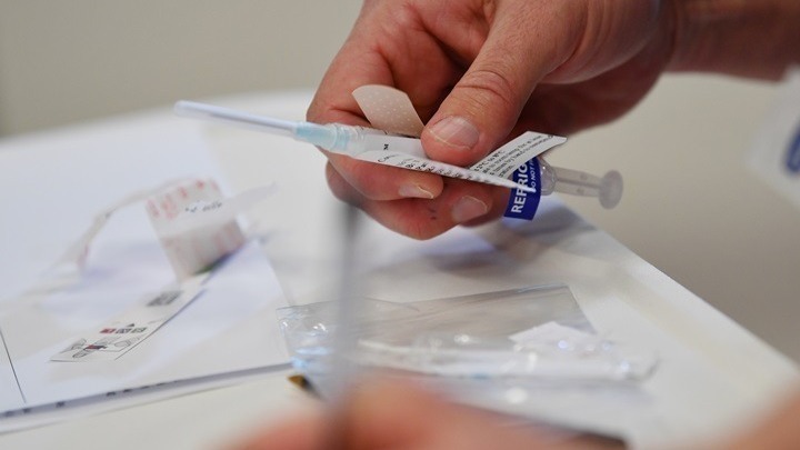 Τα ραντεβού αλλάζουν όπως κλείνονται: είτε στο emvolio.gov.gr, είτε σε φαρμακείο ή ΚΕΠ, με τον ίδιο τρόπο που περιγράφεται πιο πριν. Τα ραντεβού αλλάζουν όπως κλείνονται: είτε στο emvolio.gov.gr, είτε σε φαρμακείο ή ΚΕΠ, με τον ίδιο τρόπο που περιγράφεται πιο πριν.