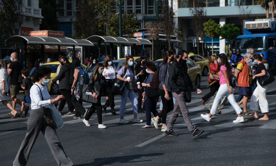 Από τις 13 Σεπτεμβρίου, οι ανεμβολίαστοι εργαζόμενοι σε δημόσιο και ιδιωτικό τομέα θα πρέπει να κάνουν ένα εργαστηριακό τεστ στον ιδιωτικό τομέα κάθε εβδομάδα με κόστος 10 ευρώ που θα καλύπτεται από τους ίδιους. Από τις 13 Σεπτεμβρίου, οι ανεμβολίαστοι εργαζόμενοι σε δημόσιο και ιδιωτικό τομέα θα πρέπει να κάνουν ένα εργαστηριακό τεστ στον ιδιωτικό τομέα κάθε εβδομάδα με κόστος 10 ευρώ που θα καλύπτεται από τους ίδιους.