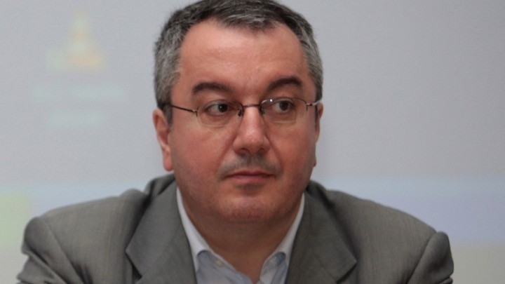 Ηλίας Μόσιαλος: Χρειαζόμαστε Πλέον Καλύτερα Εμβόλια Κατά του Κορονοϊού.